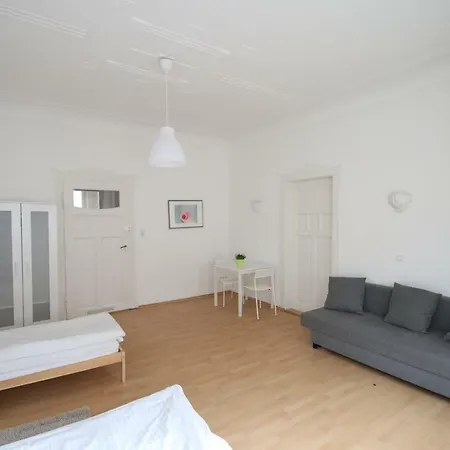 Schwabacherstr 65 *