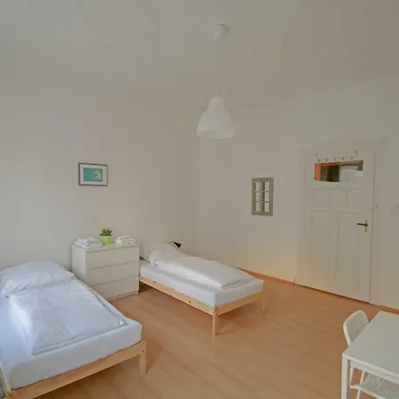 Schwabacherstr 65 Apartment *